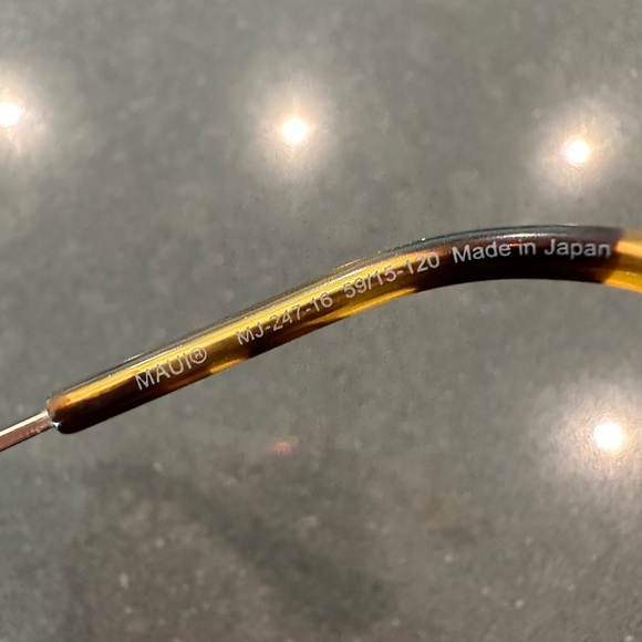 Maui Jim sunglasses with case (used condition) - Picture 12 of 12